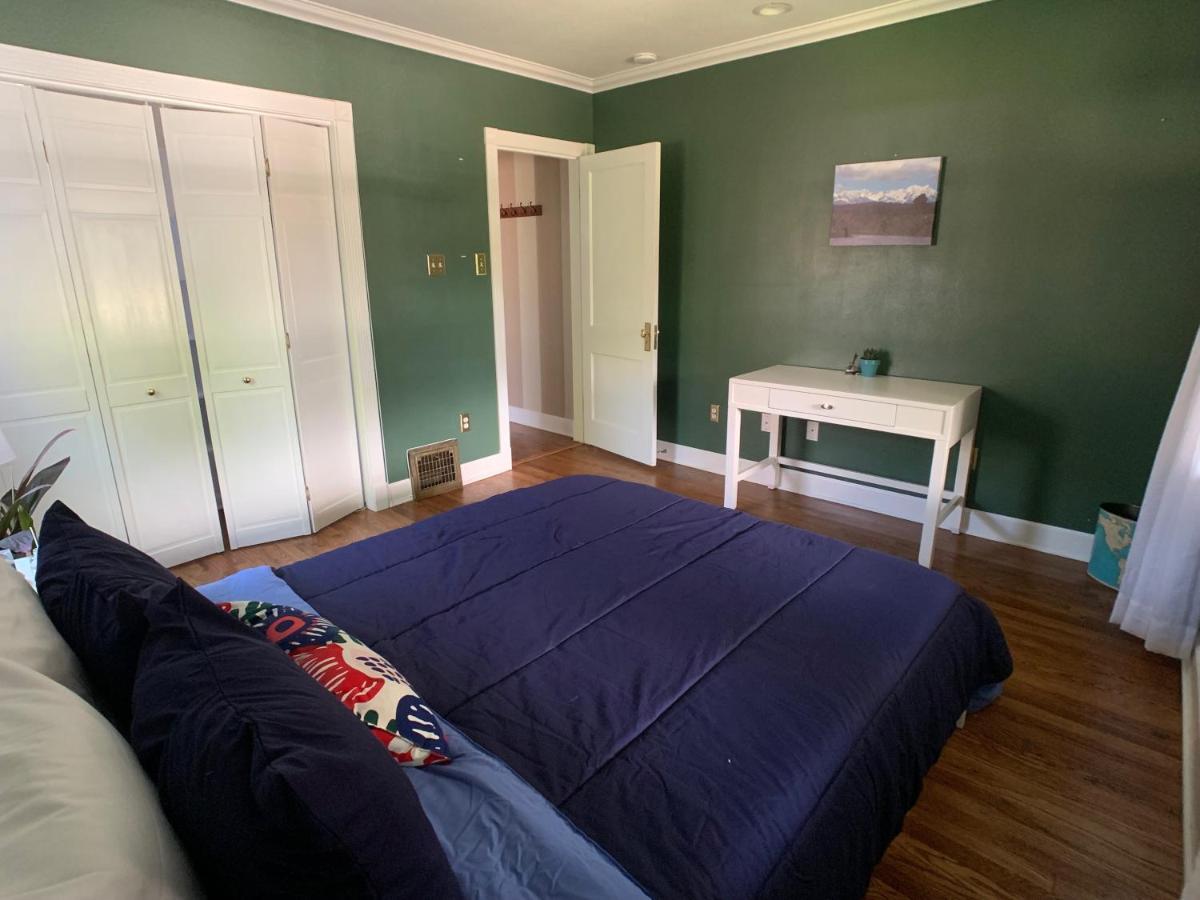 Private Room In West Highlands House 덴버 외부 사진